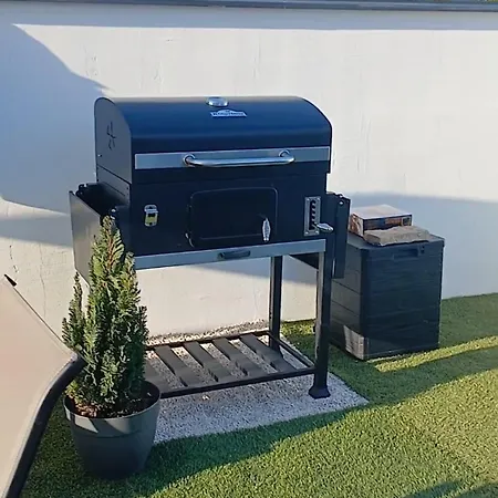 Veluana 2 With Terrace شقة