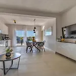Апартаменты Veluana 2 With Terrace