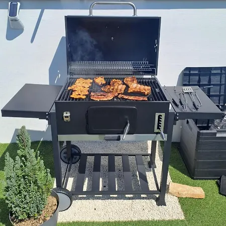 Veluana 2 With Terrace 아파트 *