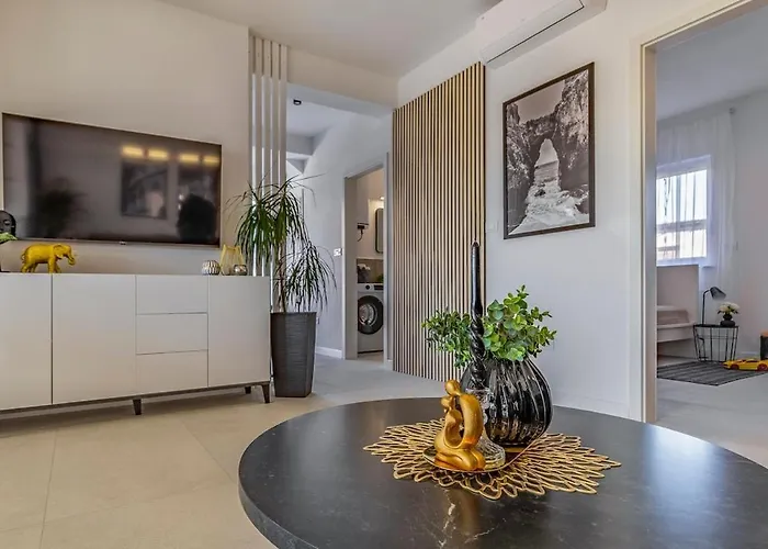 Veluana 2 With Terrace Apartman