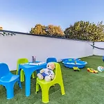 Apartamento Veluana 2 With Terrace Pula