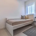 Veluana 2 With Terrace Apartamento Pula