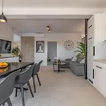 Veluana 2 With Terrace Apartamento Pula