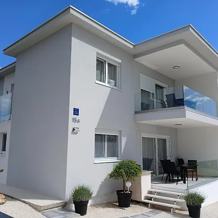 Veluana 2 With Terrace * Пула