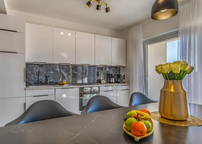 Veluana 2 With Terrace * Пула