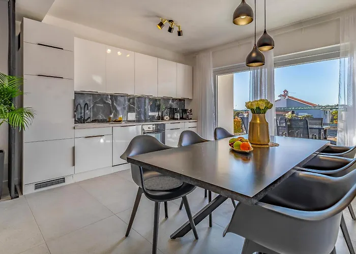 Veluana 2 With Terrace * Пула