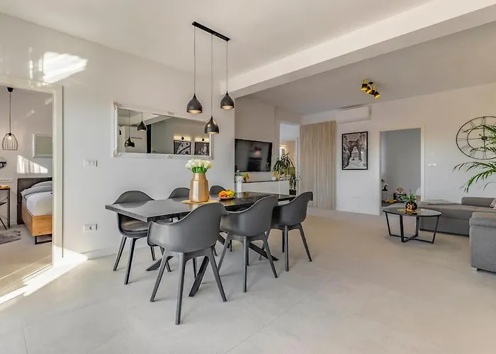 Veluana 2 With Terrace Апартаменты *