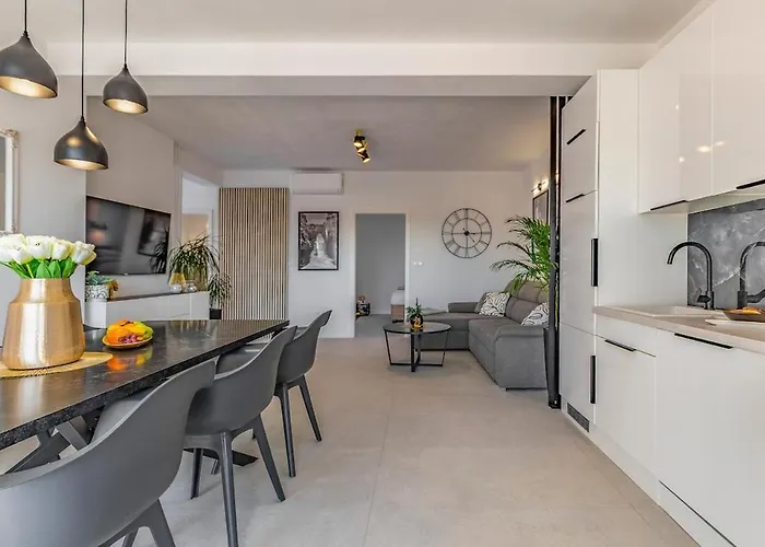 Veluana 2 With Terrace Апартаменты Пула